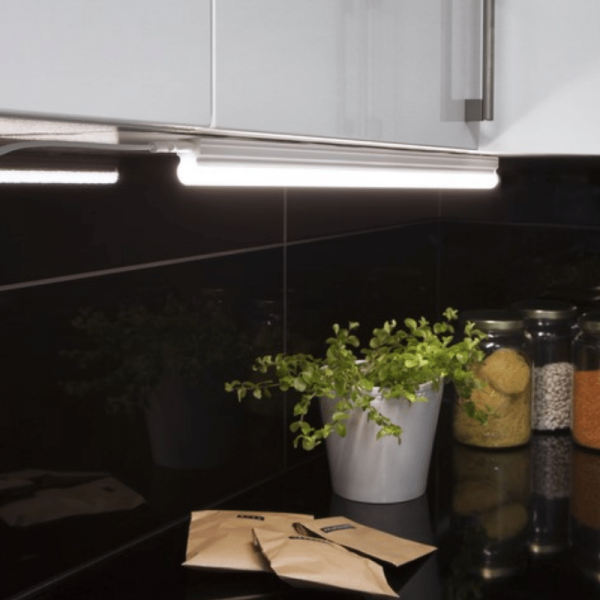 Illumination LED, S14d /300, A++ - A ca.4000 K, 80 Ra, 720 Lm, ca. 57 x 3,6 cm, 230 V / 8 W 1 Sockel, 1 Stück Karton