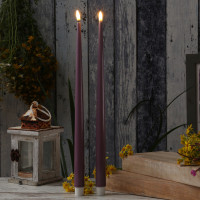 LED Stabkerzen ELLA - Echtwachs - realistische 3D Flamme - H: 38cm - flieder - 2 Stück LED Stabkerzen ELLA - Echtwachs - realistische 3D Flamme - H: 38cm - flieder - 2 Stück