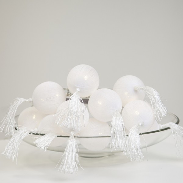LED Ball Lichterkette "Tassel" - 10 weiße Bälle - warmweiße LED - L: 1,35m - Batterie - Timer
