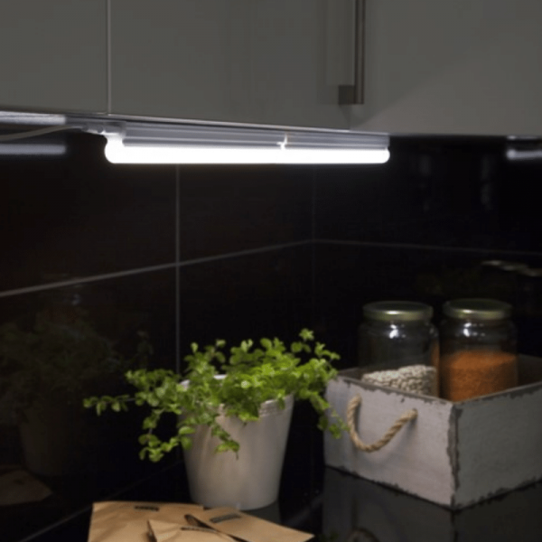 Illumination LED, S14d /300, A++ - A ca.3000 K, 80 Ra, 320 Lm, ca. 31 x 3,6 cm, 230 V / 4 W 1 Sockel