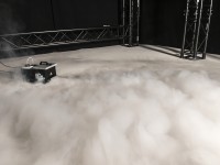 Vorschau: Bodennebel Maschine zum Betrieb mit Eiswuerfeln - Party Show - Nebelmaschine - Spezialeffekt Vorschau: Bodennebel Maschine zum Betrieb mit Eiswuerfeln - Party Show - Nebelmaschine - Spezialeffekt
