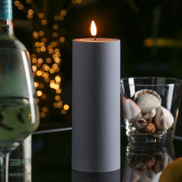 LED Stumpenkerze MIA - Kunststoff - realistische 3D Flamme - H: 20cm - outdoor - grau