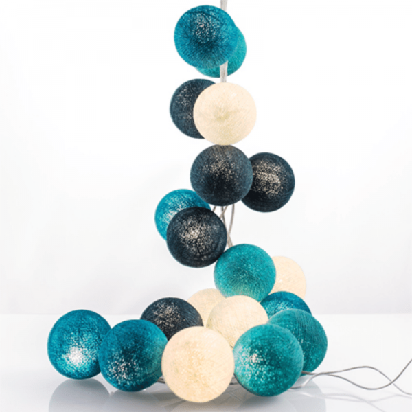 good moods* BLAUPAUSE - Ball-Lichterkette mit 20 Stoffkugeln - 20 warmweiße LEDs - Geschenkkarton